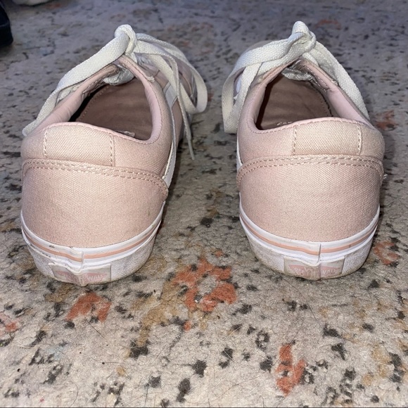 Vans - Picture 7 of 9